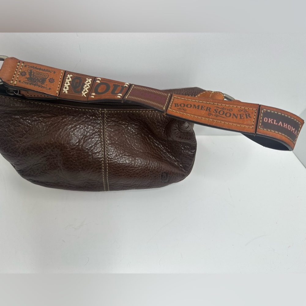 Leather clutch type bag. Rich brown, with OU accents. - Picture 3 of 5